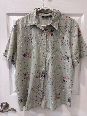 Tapestry Vintage Made in USA Floral/ Butterfly Button Down